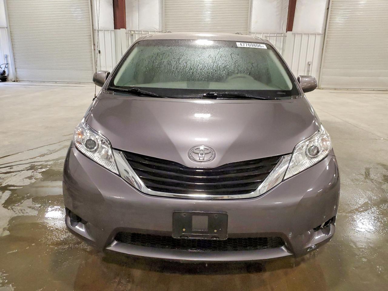 2013 Toyota Sienna VIN 5TDKK3DC8DS345711 photo 5