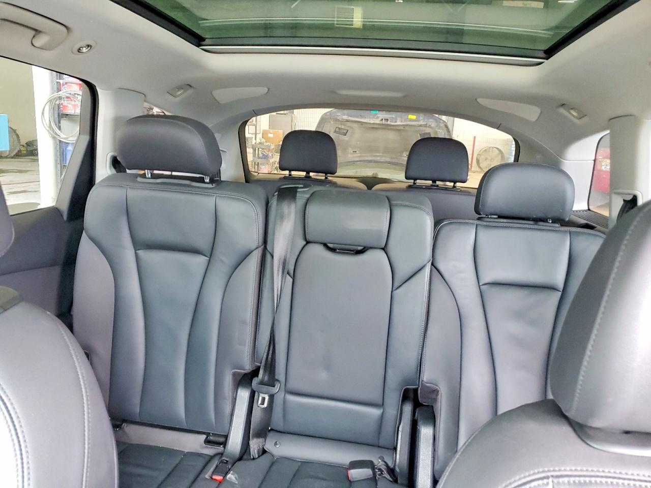 2021 Audi Q7 VIN WA1LXAF77MD021049 photo 10