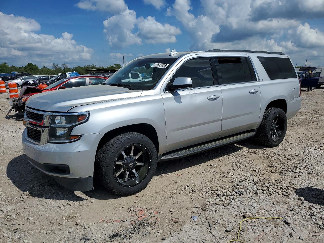 2020 Chevrolet Suburban VIN 1GNSKHKC3LR101596 photo 1