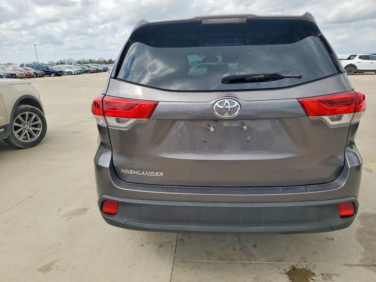 2019 Toyota Highlander VIN 5TDZZRFH2KS298517 photo 6