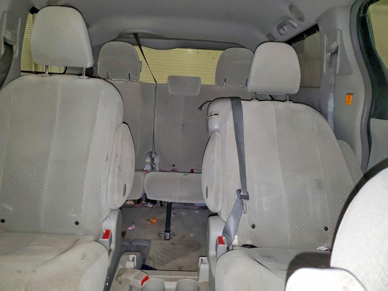 2013 Toyota Sienna VIN 5TDKK3DC8DS345711 photo 10