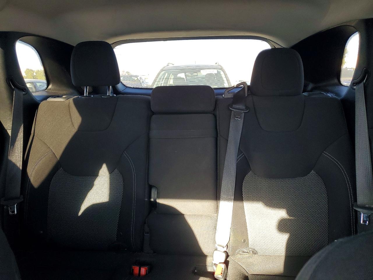 2019 Jeep Cherokee l VIN 1C4PJLCB6KD215405 photo 10