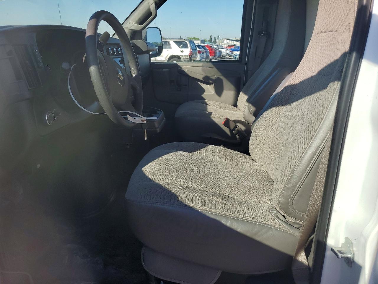 2019 CHEV Express VIN 1GCWGAFG3K1327750 photo 7