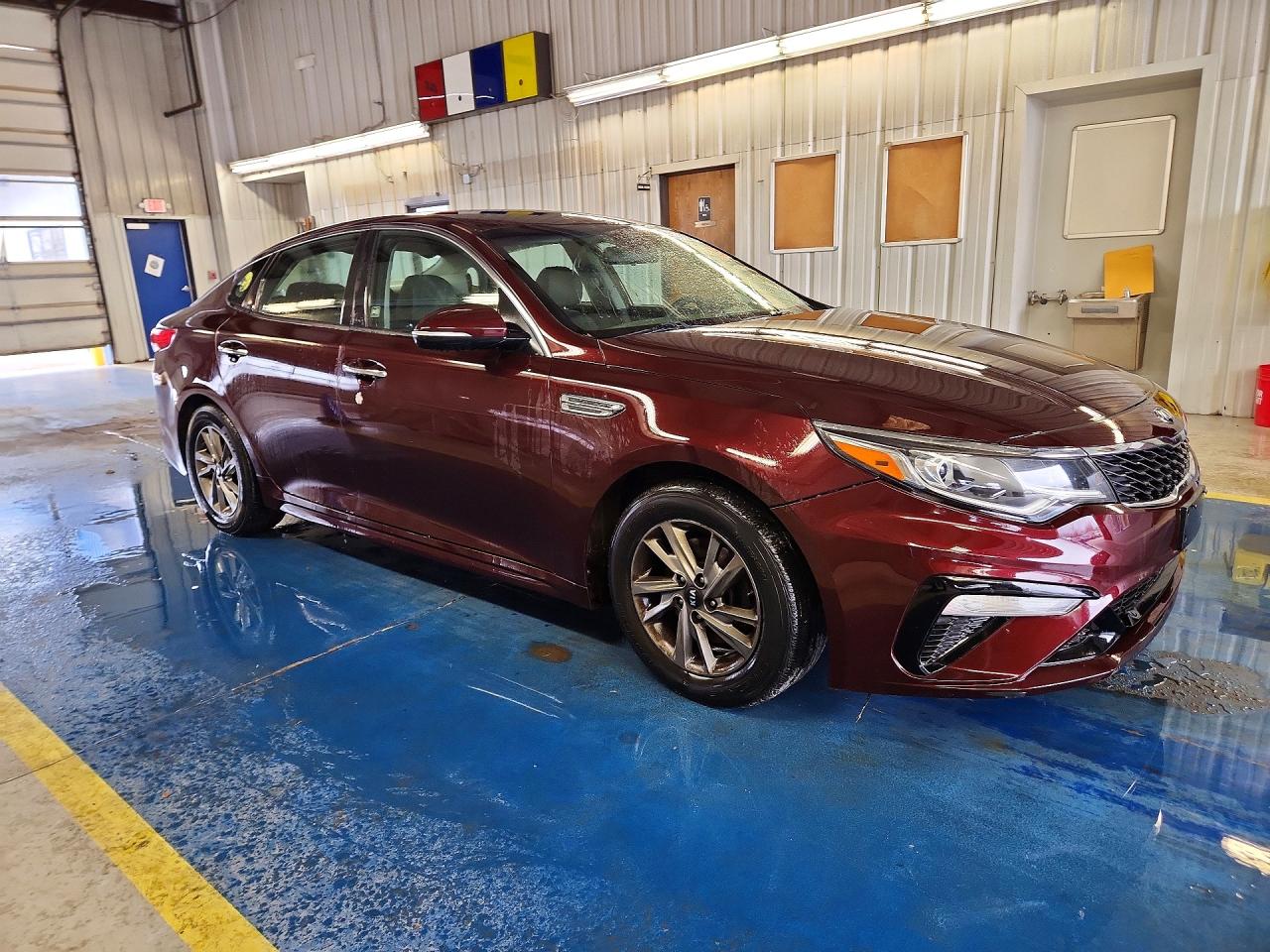 2019 KIA Optima VIN 5XXGT4L32KG344191 photo 4