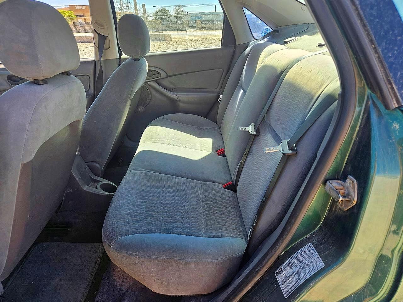 2000 Ford Focus VIN 1FAFP3433YW219500 photo 6
