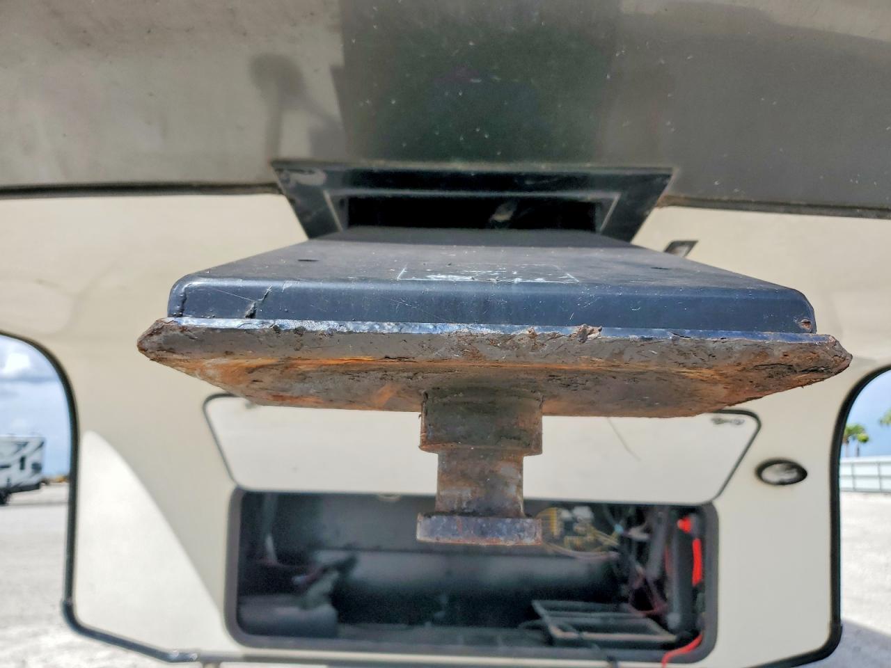 2018 KEYSTONE Trailer VIN 4YDF37525J9361447 photo 8