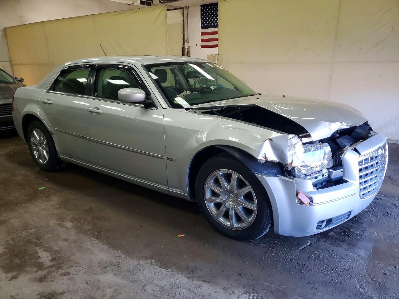 2008 Chrysler 300 VIN 2C3LA53G18H310850 photo 4