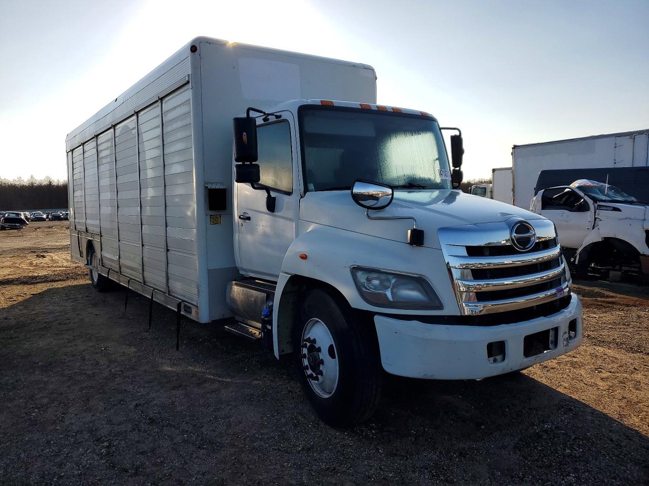 2016 HINO All other VIN 5PVNV8JV0G4S55511 photo 4