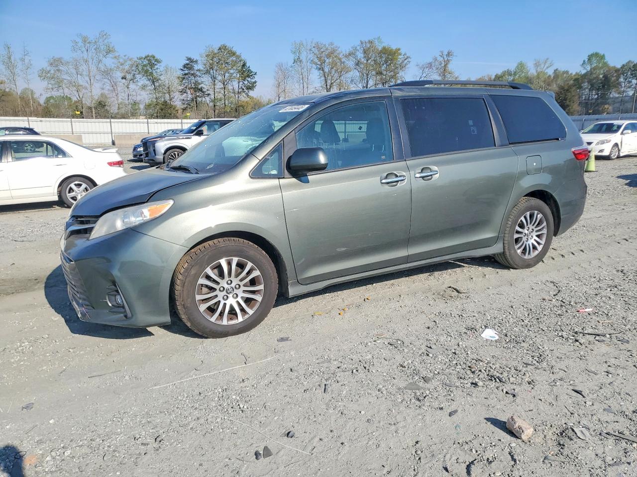 2018 Toyota All models VIN 5TDYZ3DC0JS937525 photo 1
