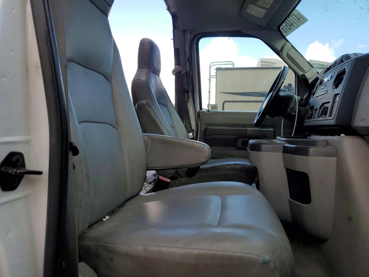 2016 Ford Econoline VIN 1FDWE3FL1GDC21314 photo 10
