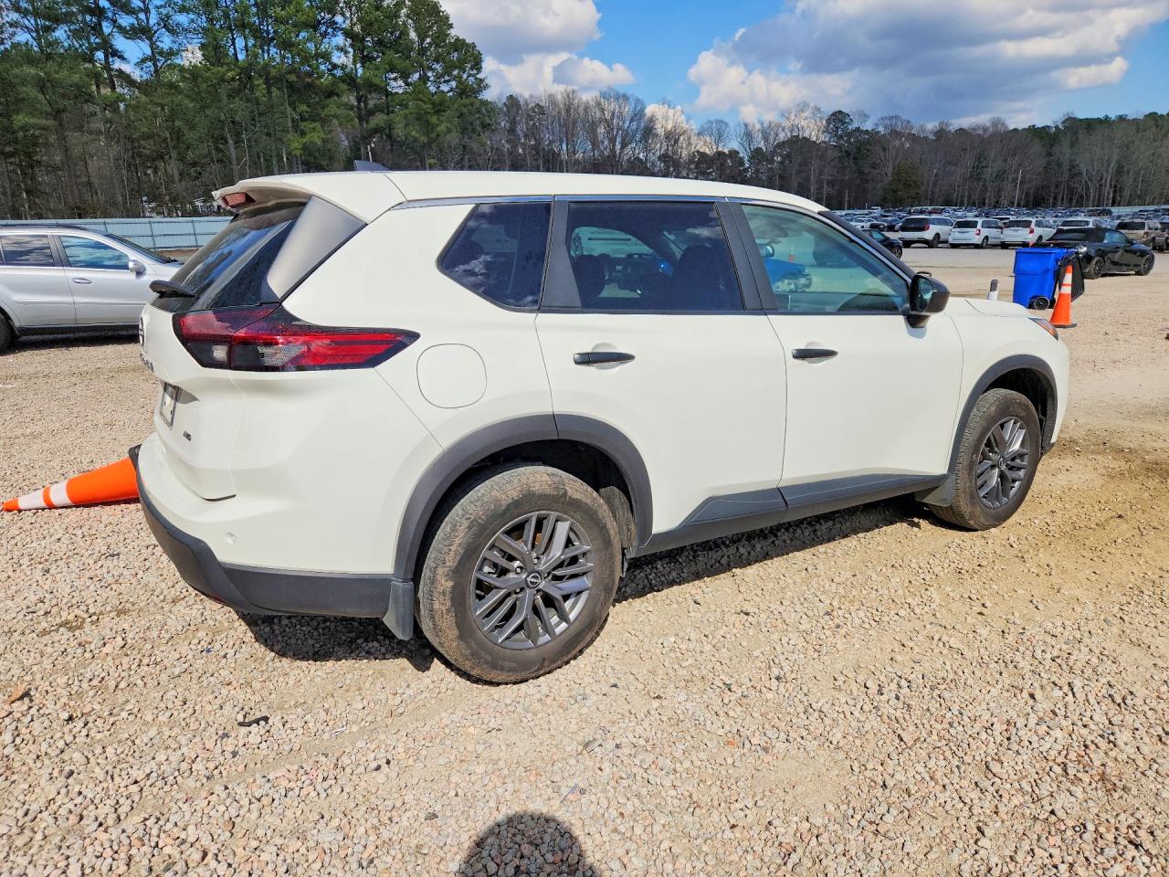 2024 Niss Rogue VIN 5N1BT3AB7RC692461 photo 3