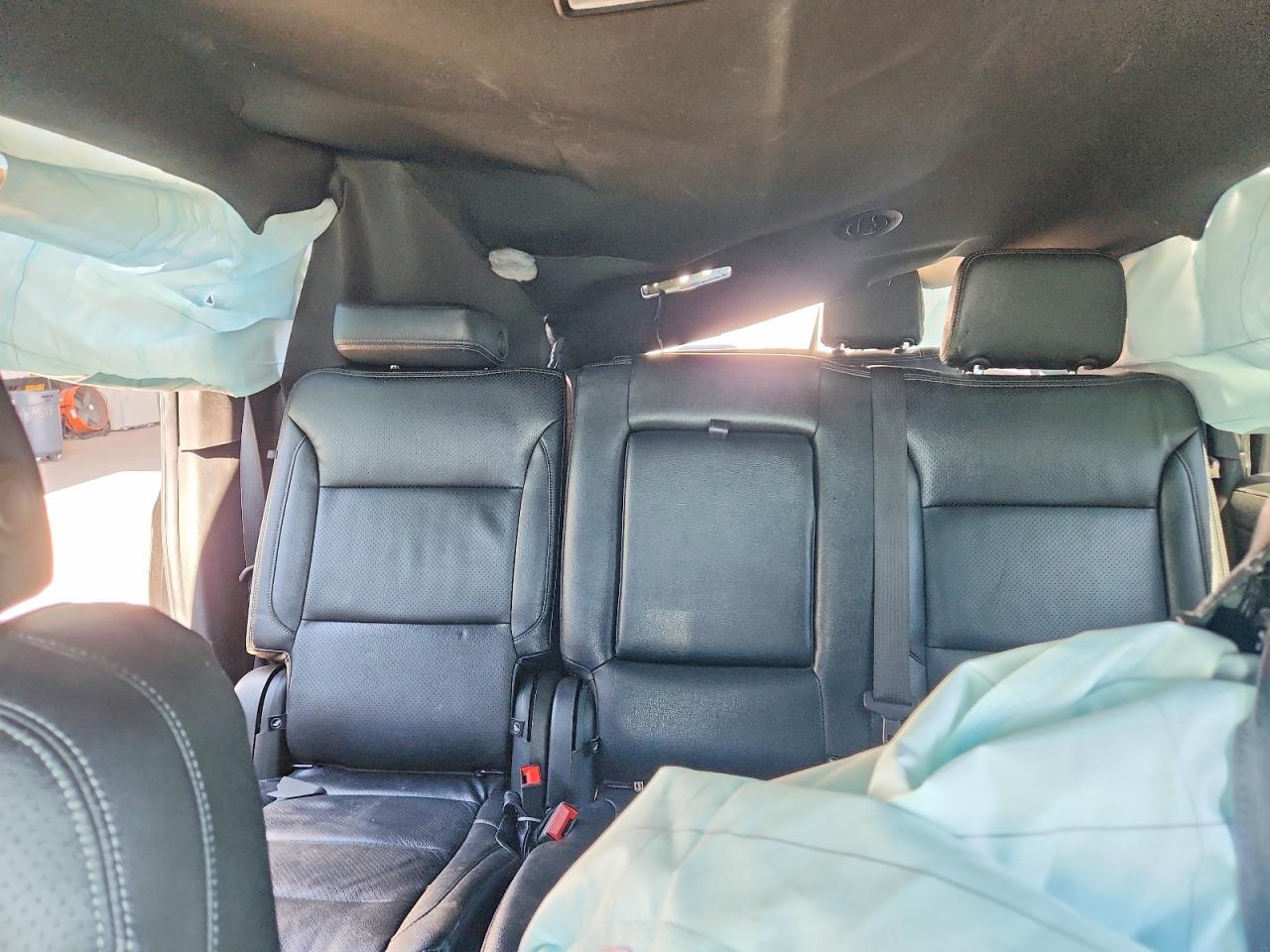 2024 Chevrolet Suburban VIN 1GNSCBKD0RR108100 photo 10