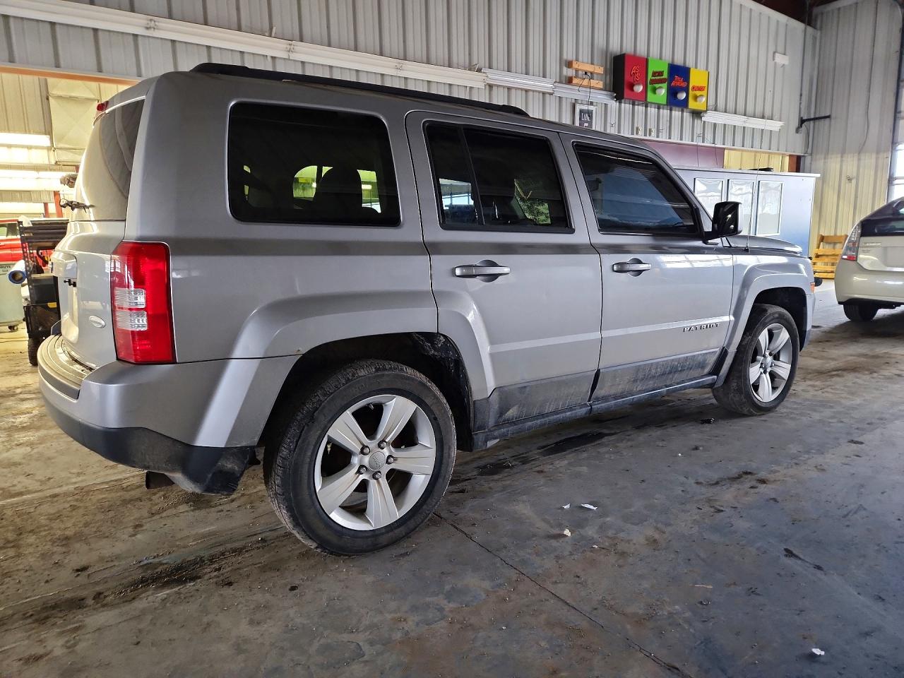 2014 Jeep Patriot VIN 1C4NJPFB1ED740208 photo 3