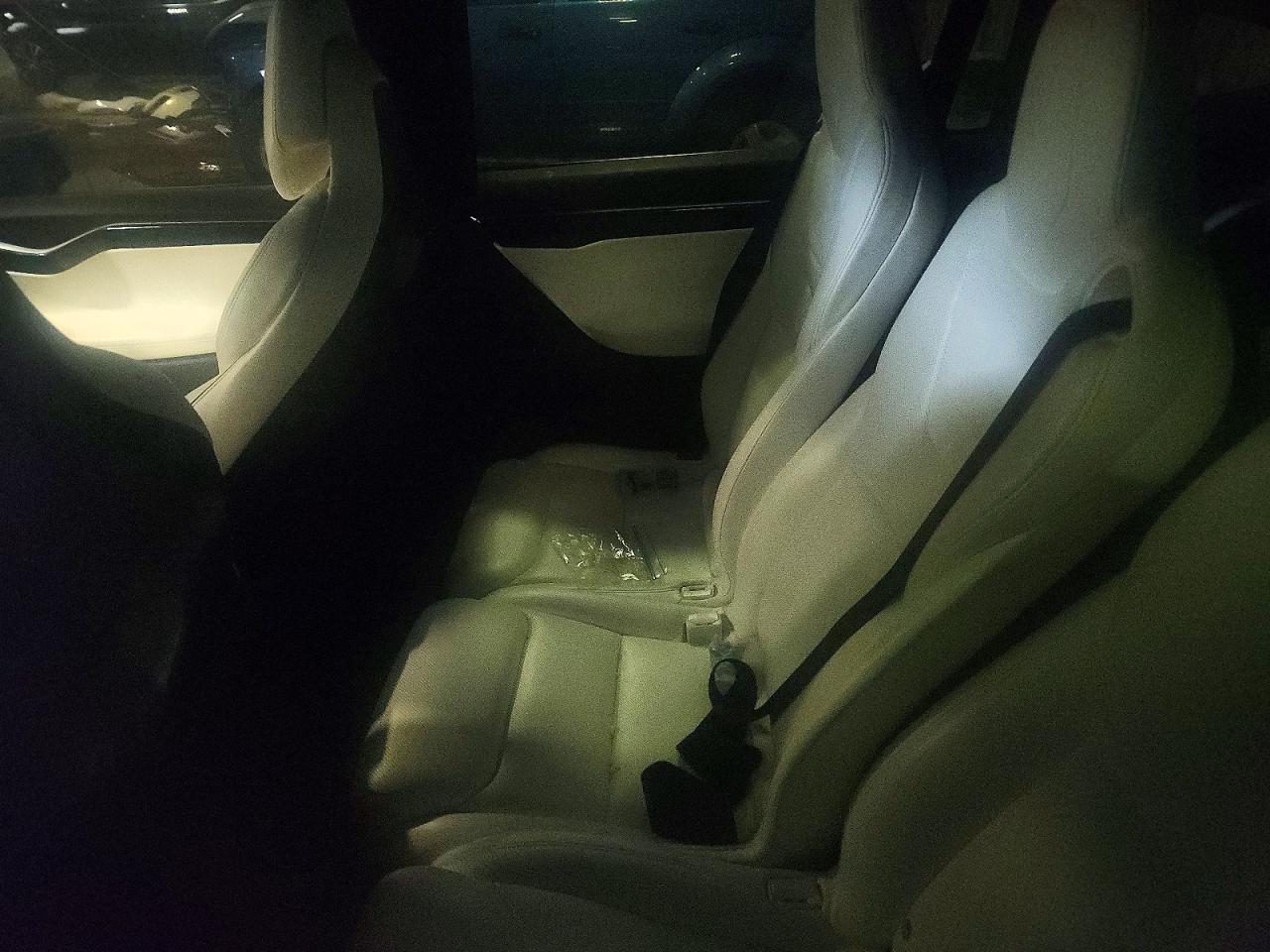 2016 Tesla Model x VIN 5YJXCAE22GF029310 photo 8