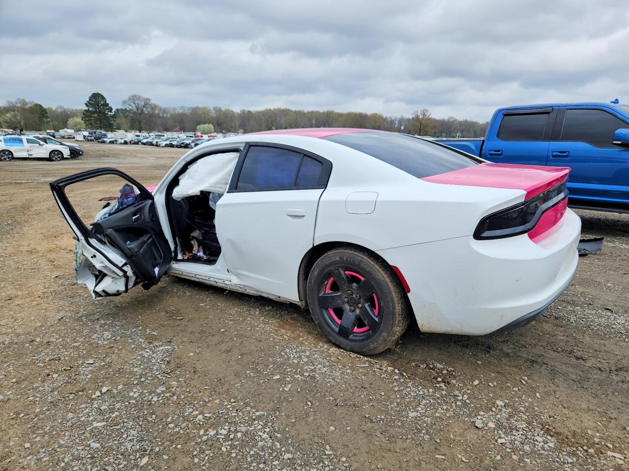 2015 Dodge Charger VIN 2C3CDXAT2FH863667 photo 2