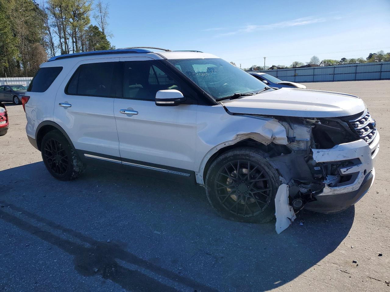 2017 FORD Explorer l VIN 1FM5K8FH4HGB85695 photo 4