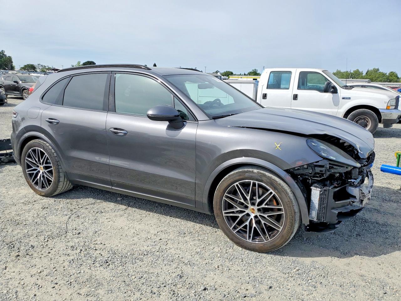 2024 Porsche Cayenne VIN WP1AA2AY9RDA09740 photo 4