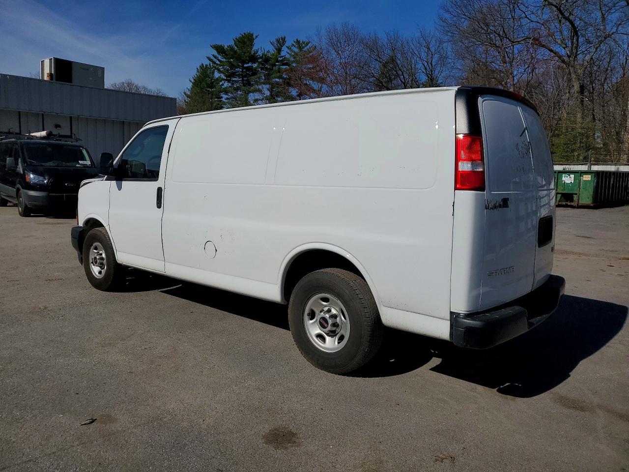 2019 GMC Savana g2 VIN 1GTW7AFG3K1236882 photo 2