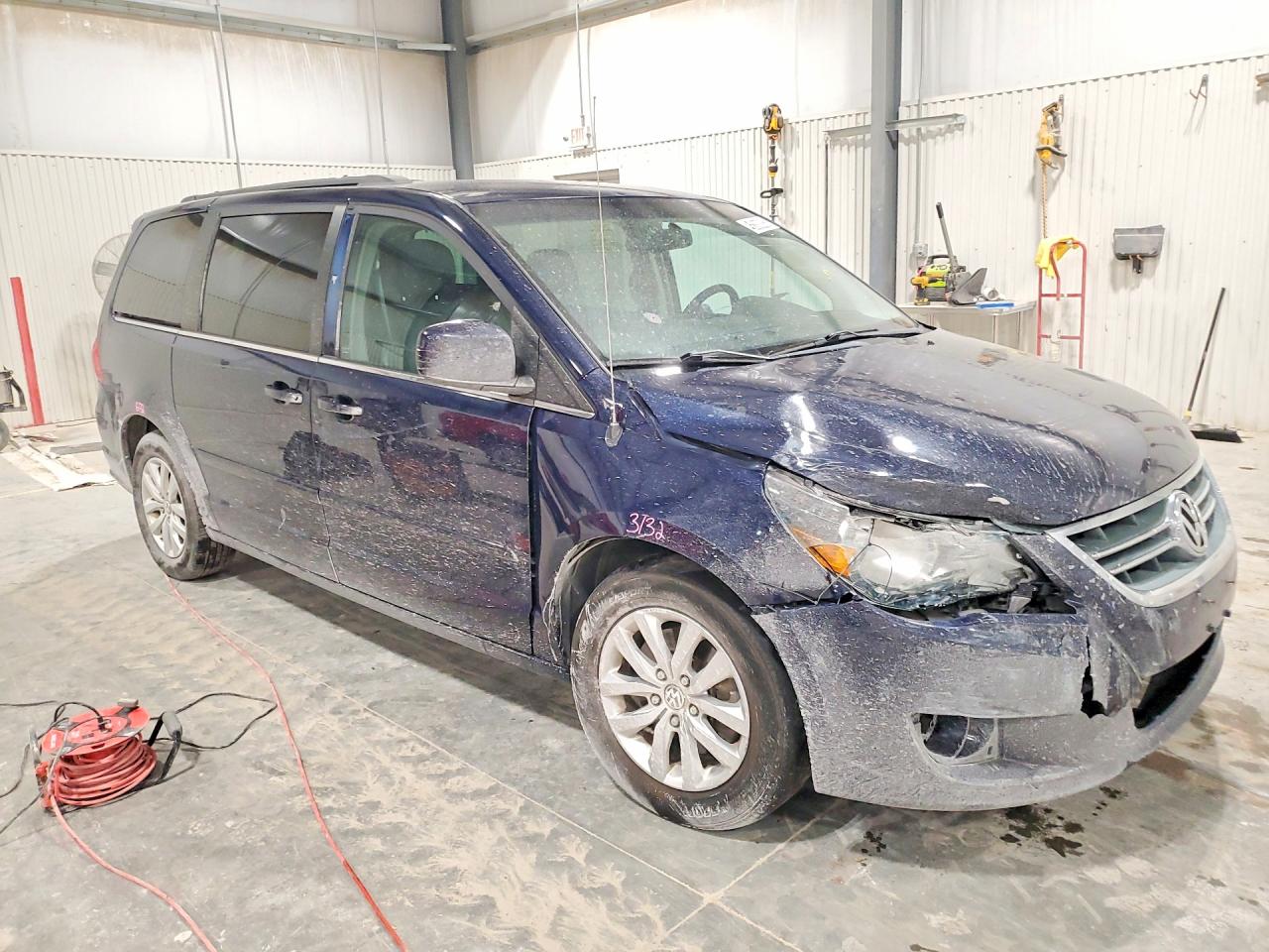 2012 VOLKSWAGEN Routan VIN 2C4RVABG9CR321294 photo 4