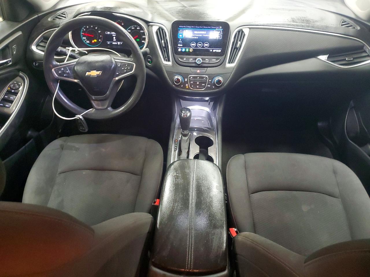 2019 Chevrolet Malibu VIN 1G1ZD5ST7KF149191 photo 8