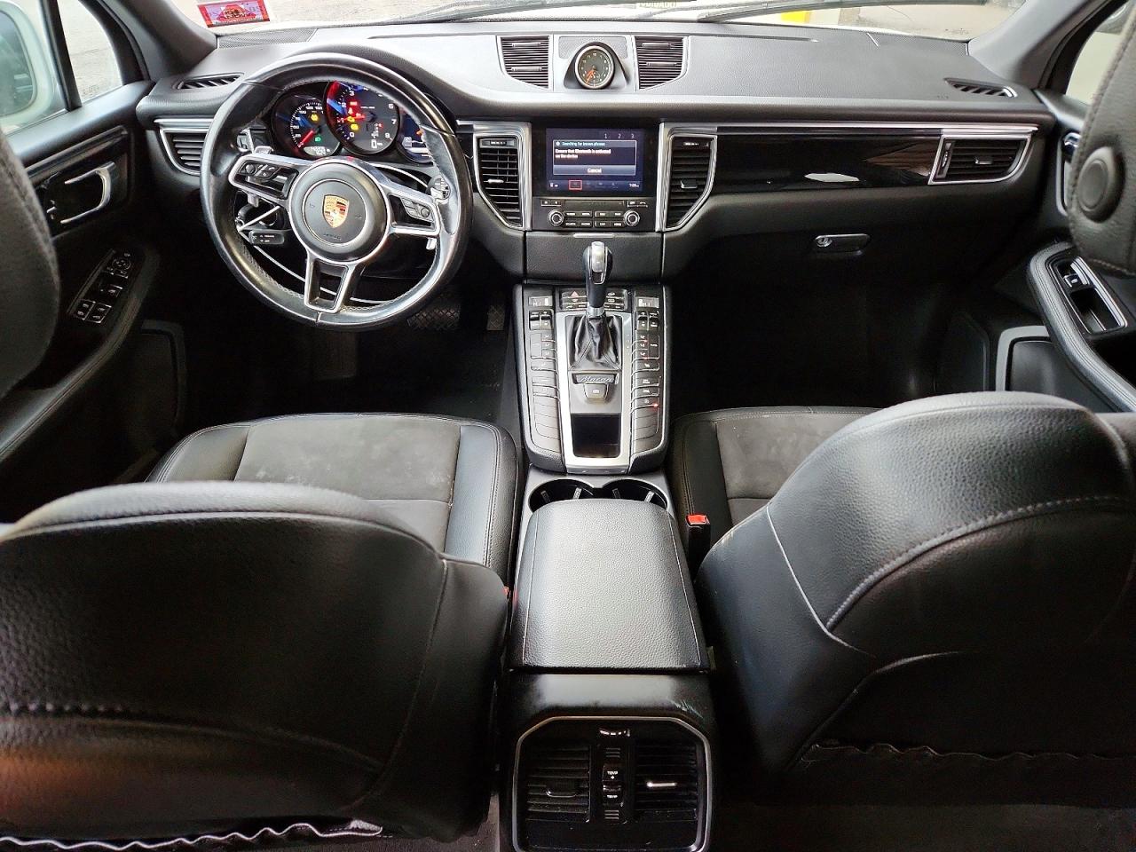 2017 Porsche Macan VIN WP1AA2A52HLB83398 photo 8