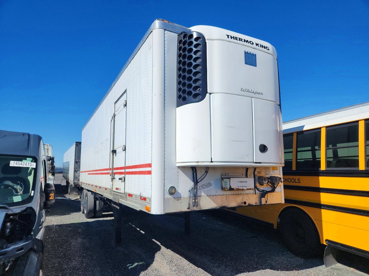2013 UTILITY Trailer VIN 1UYVS2346DM531102 photo 1