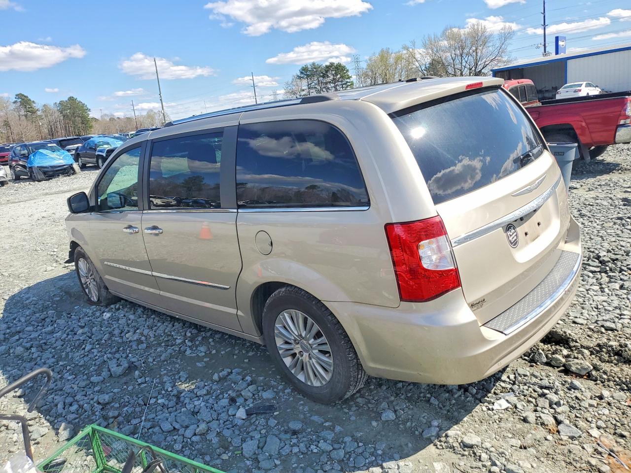 2015 Chrysler Minivan VIN 2C4RC1JG2FR698206 photo 2