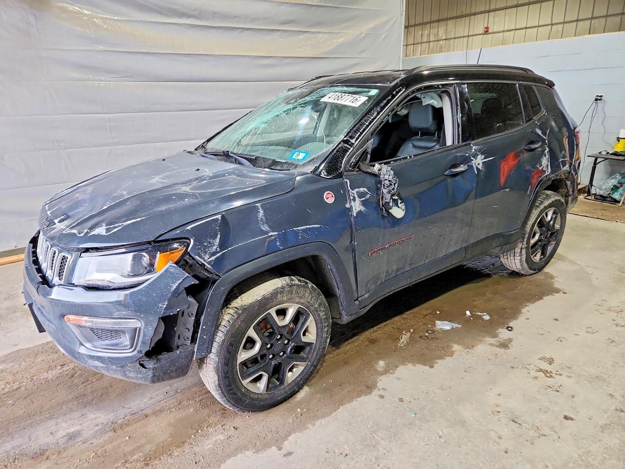 2018 Compass VIN 3C4NJDDB8JT282799 photo 1