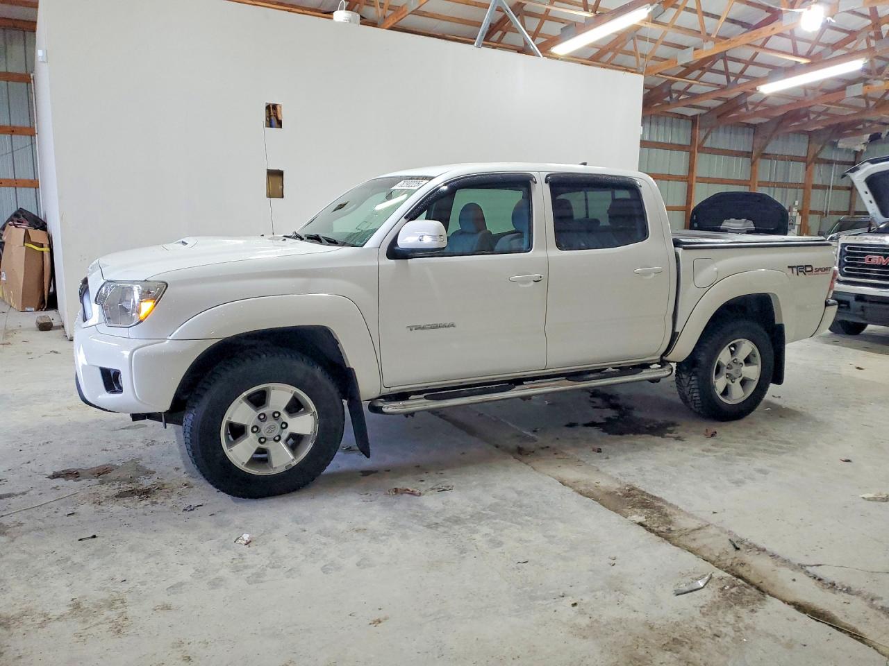 2015 TOYOTA Tacoma v6 VIN 3TMLU4EN9FM200362 photo 1
