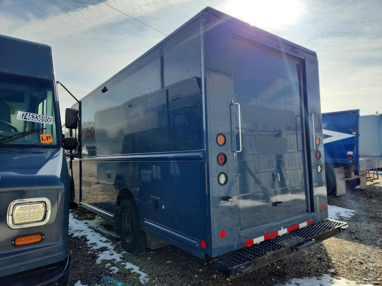 2021 Ford All models VIN 1F65F5KN4M0A01476 photo 2