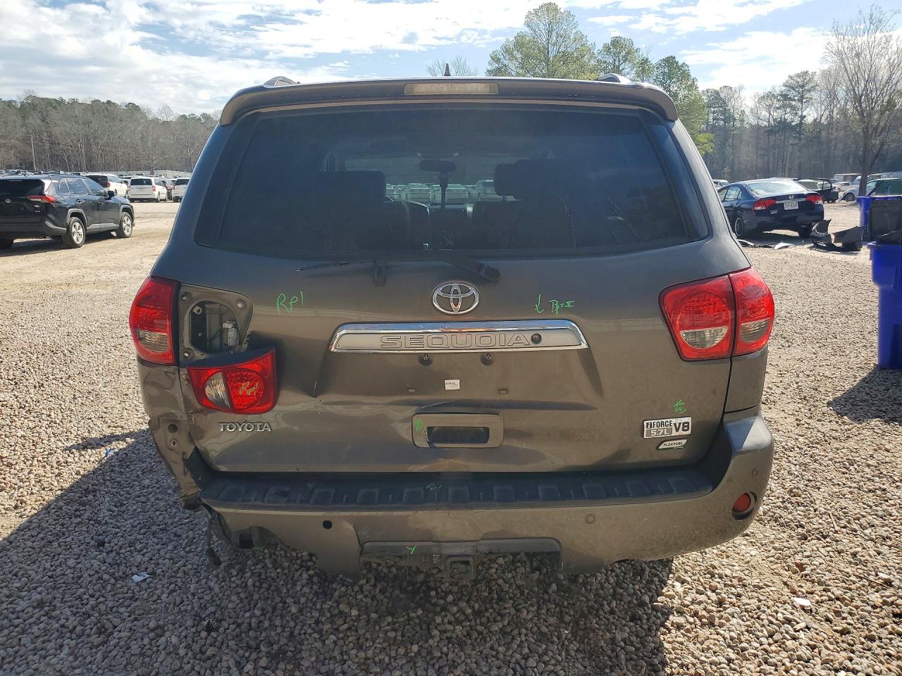 2010 Toyota Sequoia VIN 5TDJW5G10AS025428 photo 6