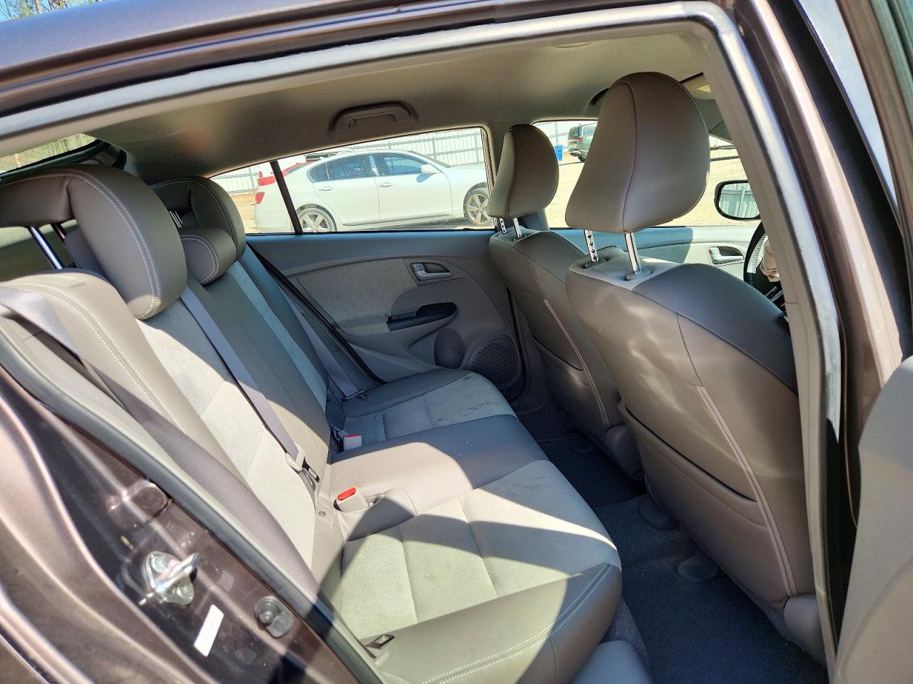 2014 Honda Insight VIN JHMZE2H73ES002213 photo 10