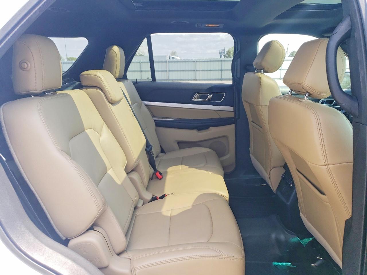 2017 Ford Explorer VIN 1FM5K7D89HGB27272 photo 11