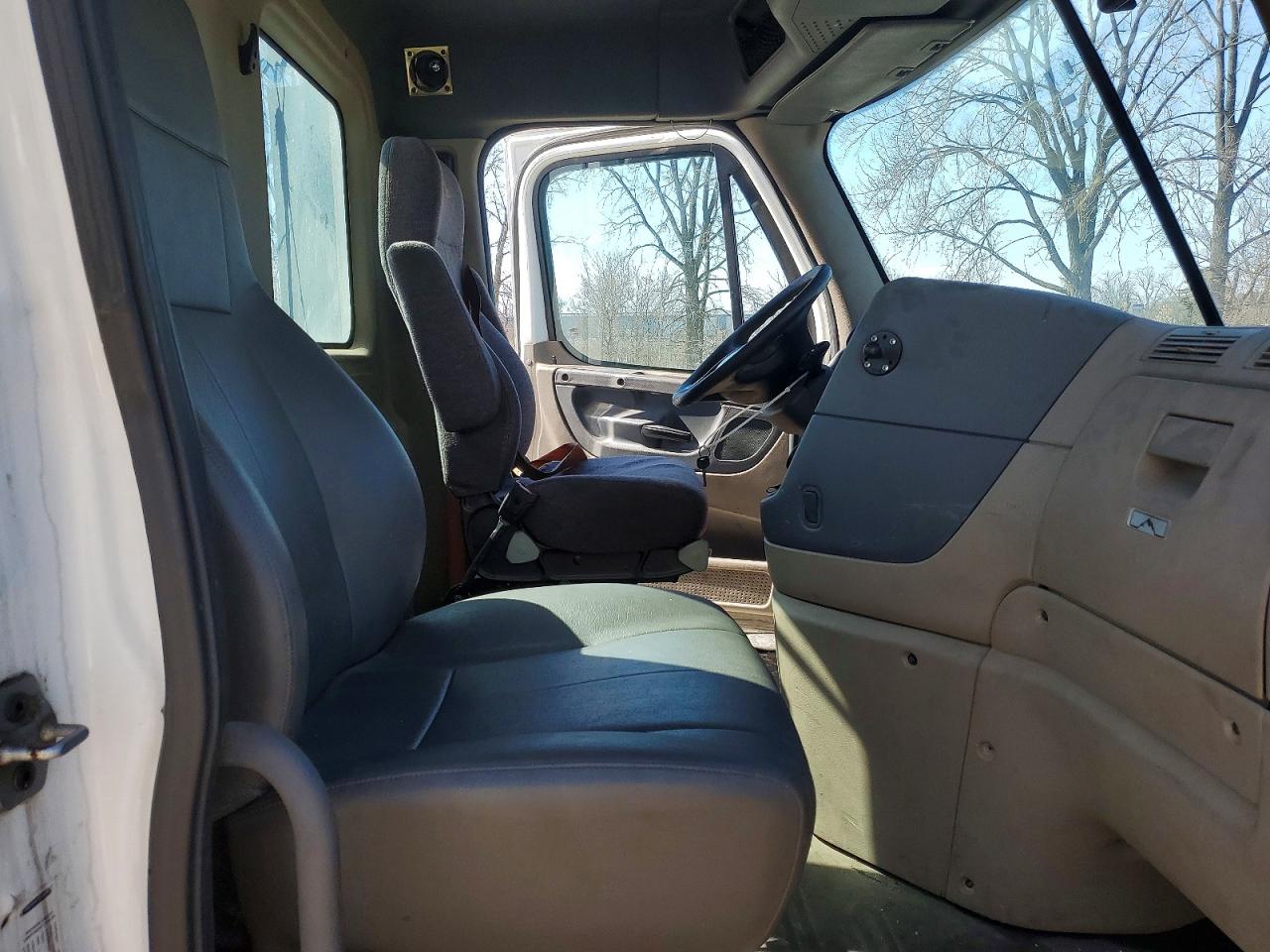 2016 FREIGHTLINER All other VIN 1FUBGEDV8GLHC5711 photo 5