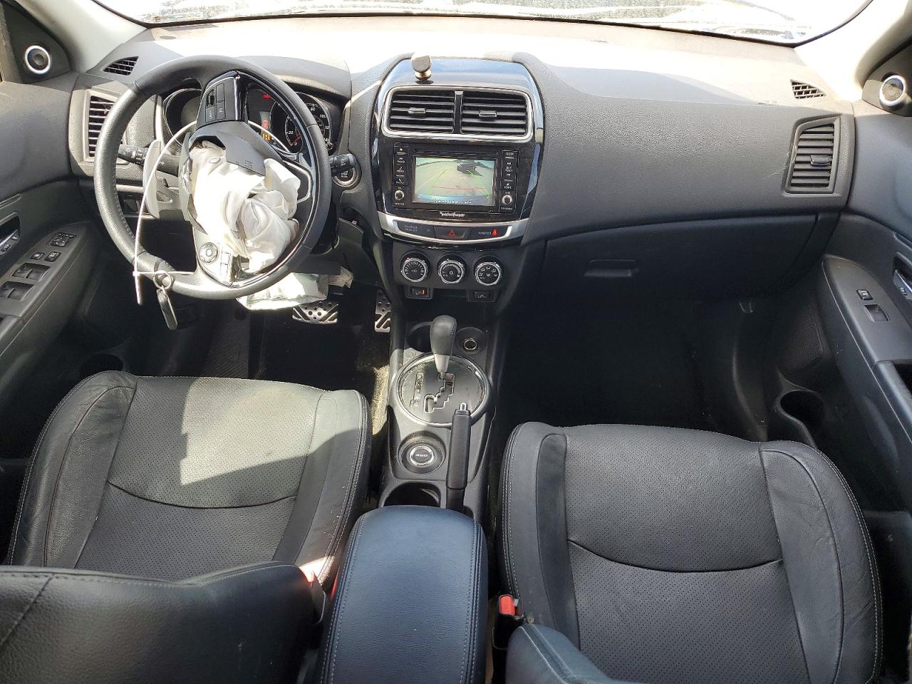2017 Mitsubishi Outlander VIN JA4AR4AW5HZ049930 photo 8
