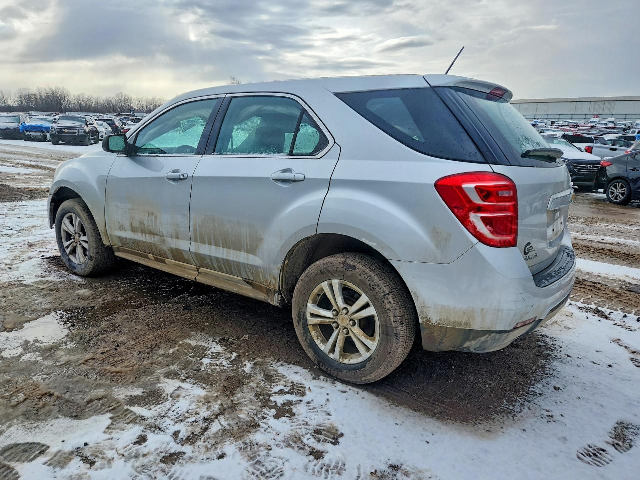 2017 Chevrolet Equinox VIN 2GNALBEK3H1581678 photo 2
