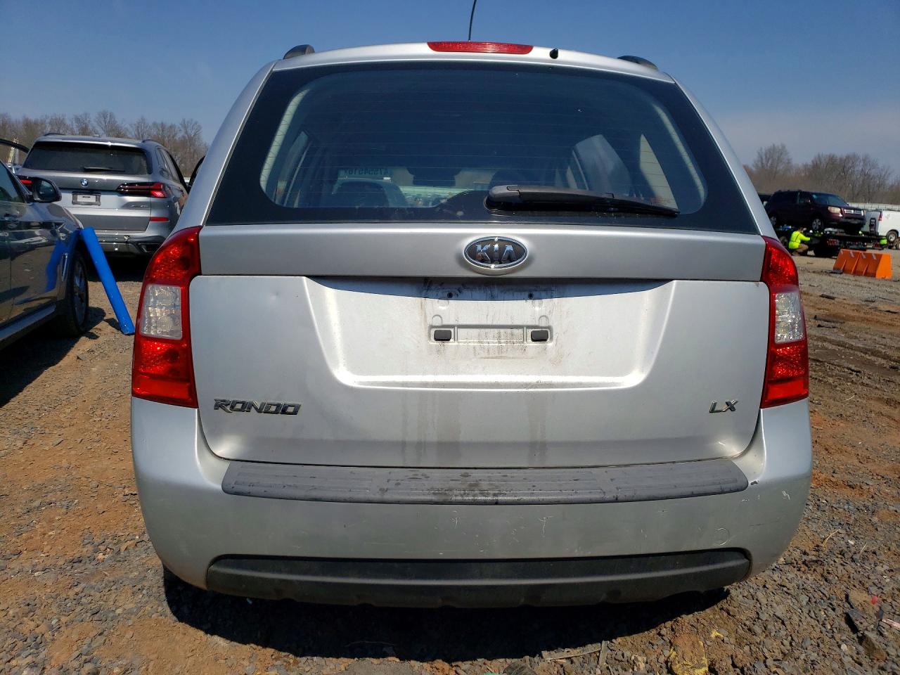 2008 Kia Rondo VIN KNAFG525487163360 photo 6