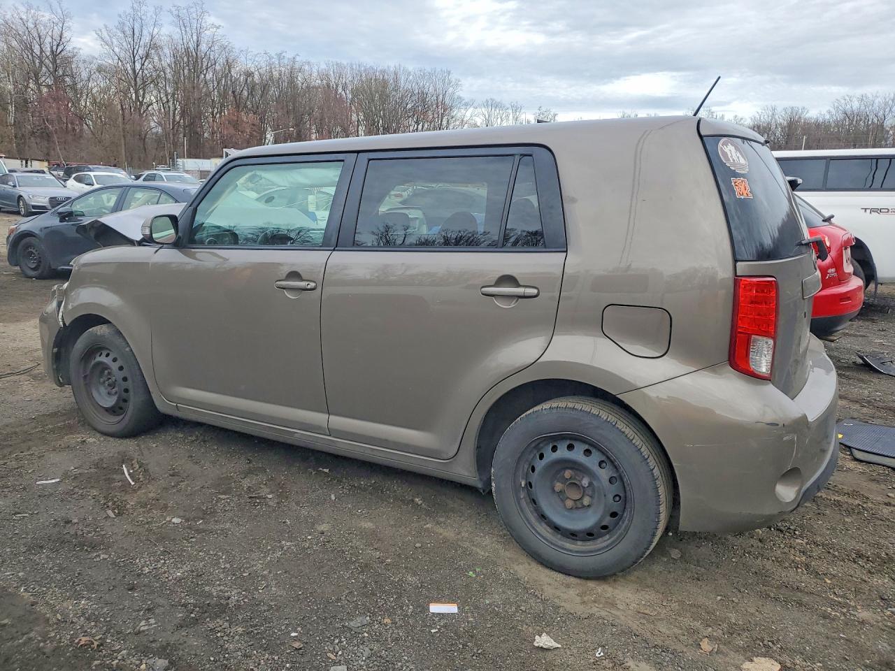 2015 Scion Xb VIN JTLZE4FE8FJ076933 photo 2