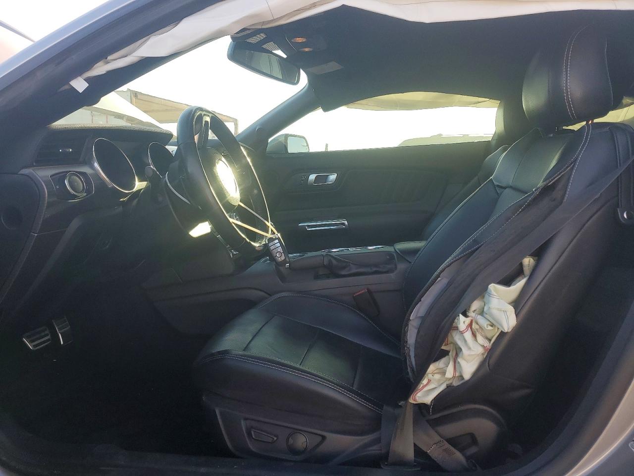 2020 Ford Mustang VIN 1FA6P8CF7L5176450 photo 7