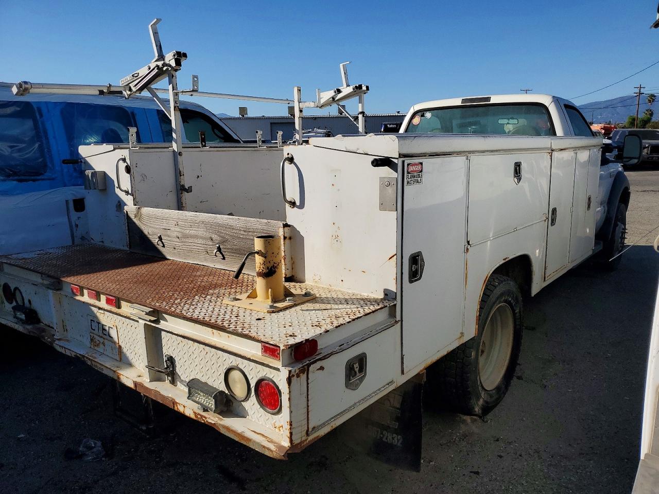 2007 Ford F450 VIN 1FDXF46P07EA27376 photo 4