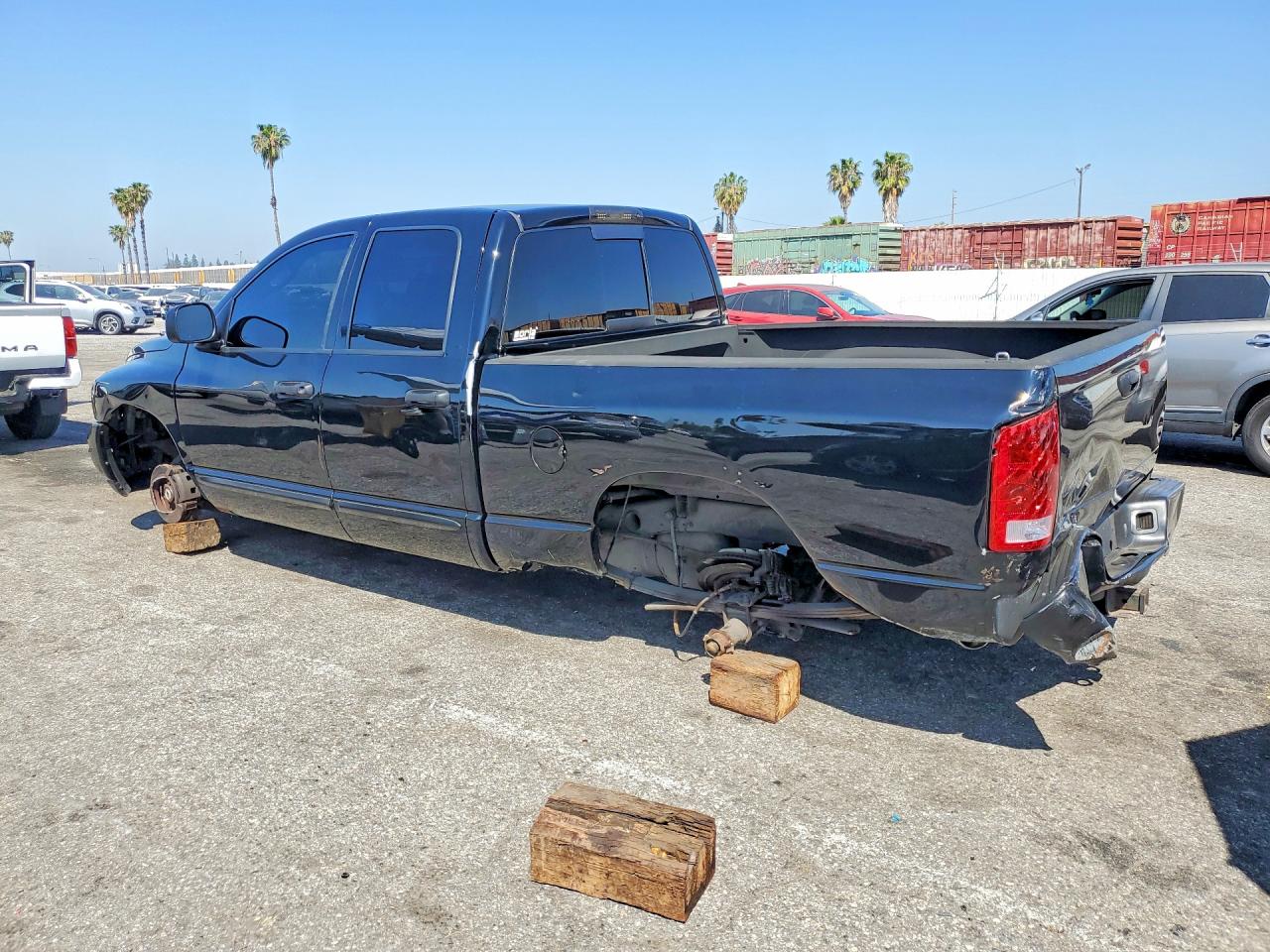 2004 Dodge Ram 1500 VIN 1D7HA18DX4J183717 photo 2