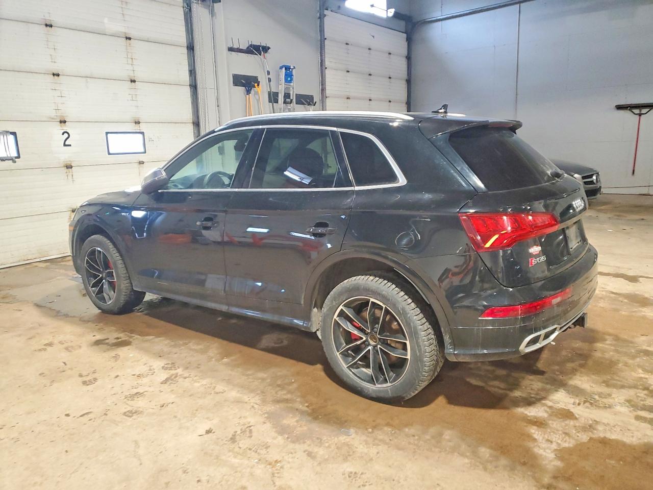 2018 Audi Sq5 VIN WA1C4AFY9J2085828 photo 2