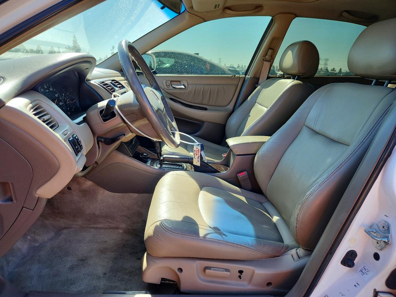 1998 HOND Accord VIN 1HGCG6675WA196151 photo 7