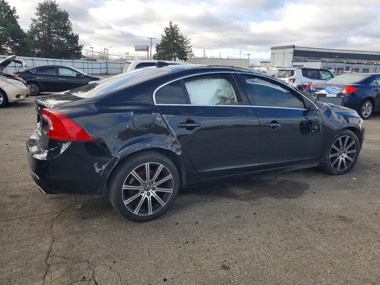 2017 Volvo S60 VIN LYV402TM8HB129758 photo 3