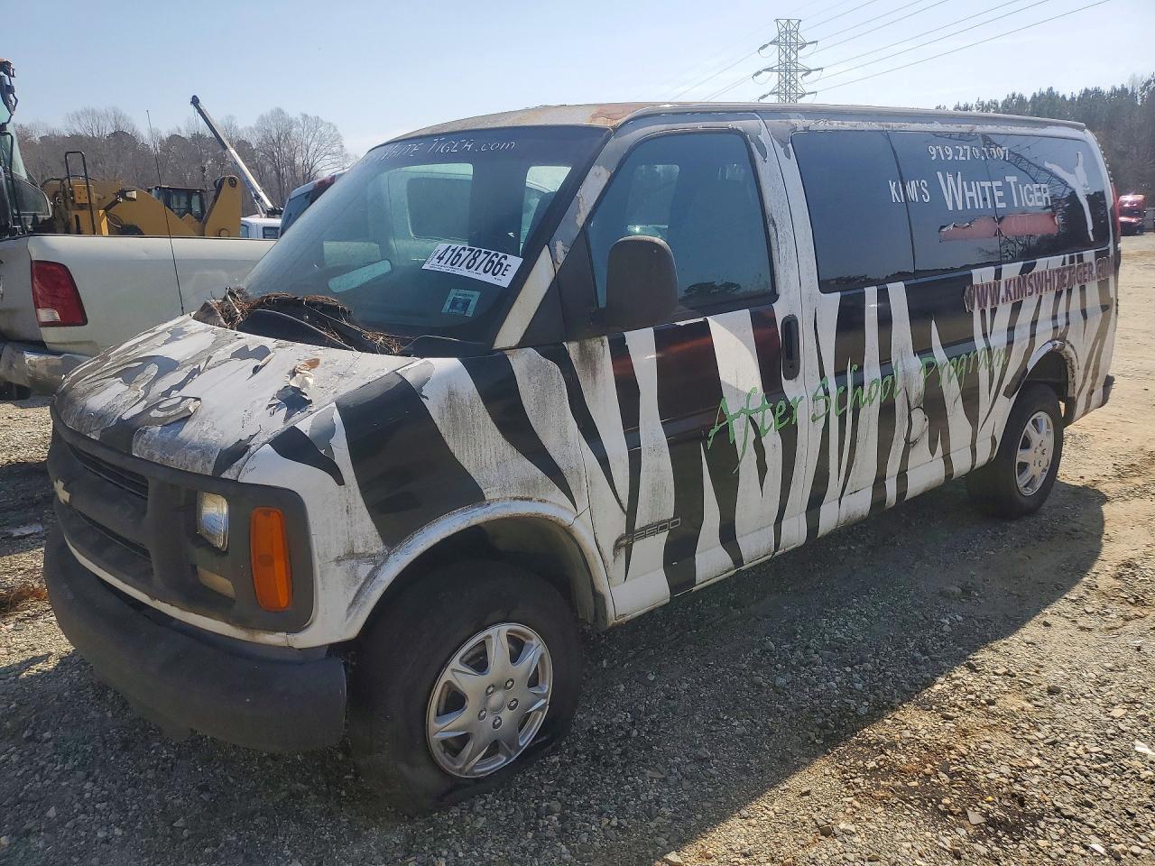 1999 Chevrolet Express VIN 1GAGG25R6X1038245 photo 1