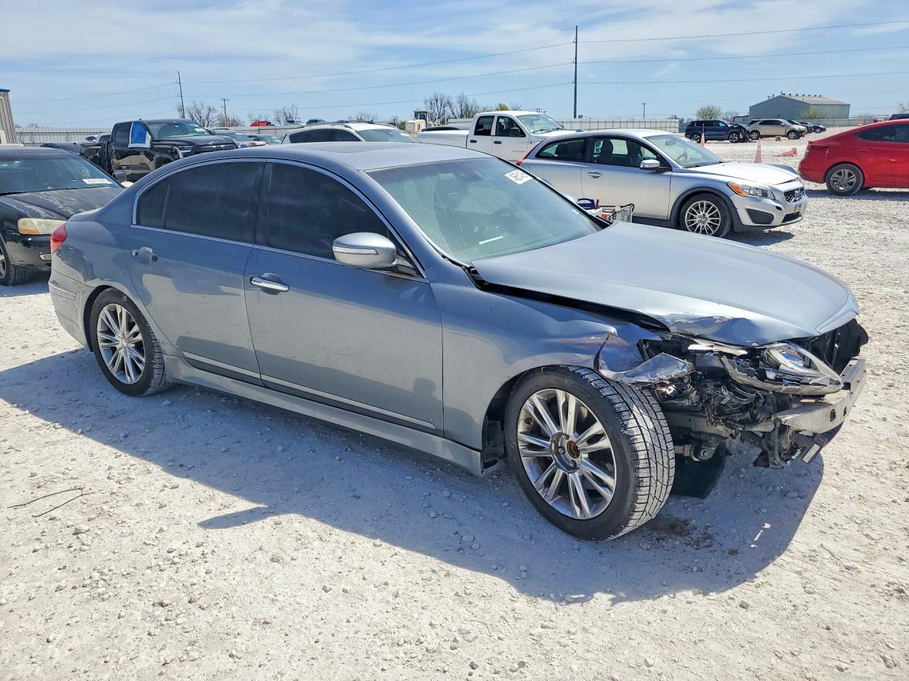 2014 Hyundai Genesis VIN KMHGC4DD3EU262357 photo 4