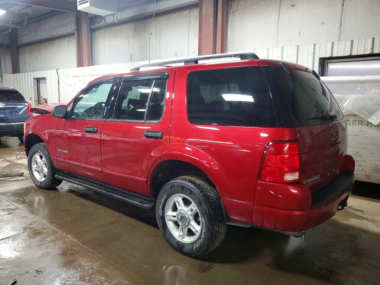 2004 Ford Explorer VIN 1FMZU63K34UC36678 photo 2