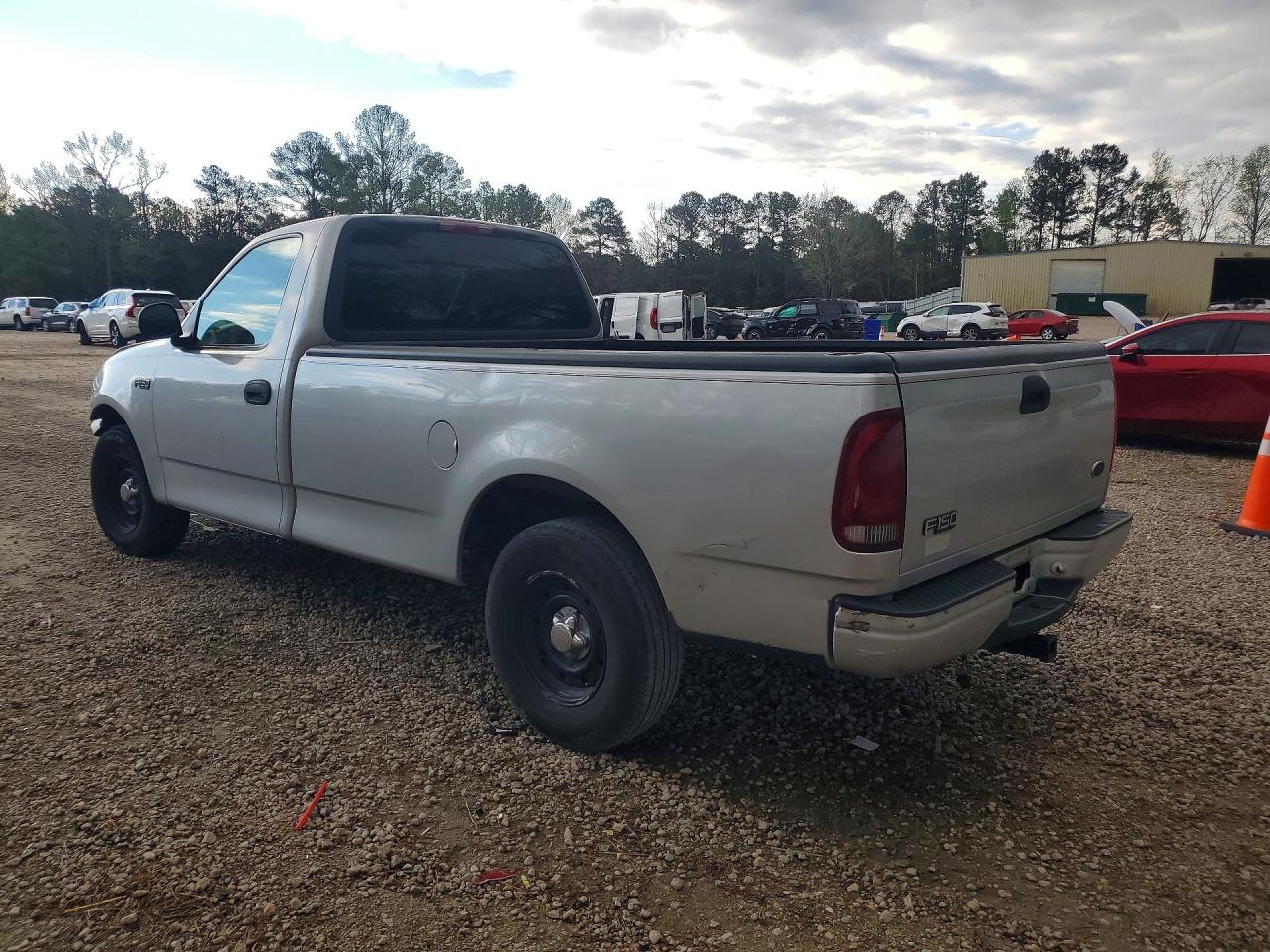 2000 Ford F150 VIN 1FTZF1725YNB56827 photo 2