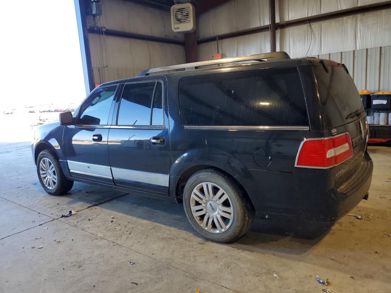 2012 Lincoln Navigator VIN 5LMJJ3J54CEL06938 photo 2