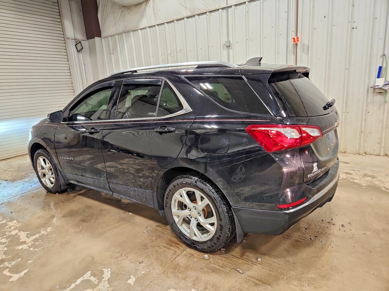 2018 Chevrolet Equinox VIN 2GNAXTEX5J6261681 photo 2